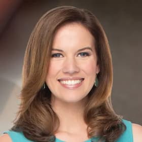 kelly evans's image