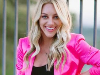 Samantha Peszek's image