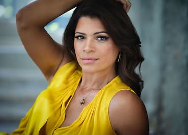 Andrea Navedo's image