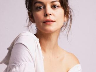 Nora Zehetner's image