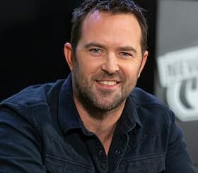 Sullivan Stapleton's image