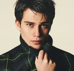 Nicholas Galitzine's image
