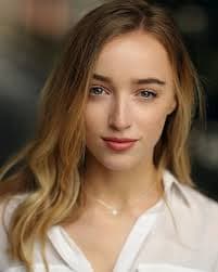 Phoebe Dynevor's Photo